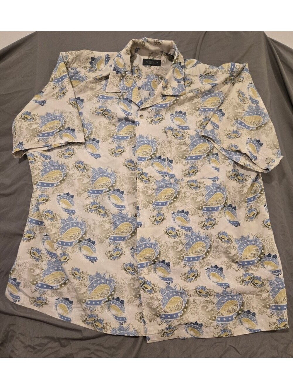 Van Heusen Men's Paisley Short Sleeve Shirt